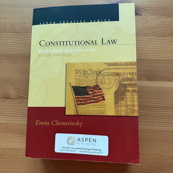 Like new -Constitutional Law: Principles and PolicesBook by Erwin Chemerinsky
